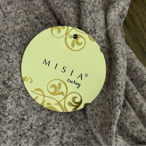 Misia Curvy cold shoulder top - Picture 4 of 6